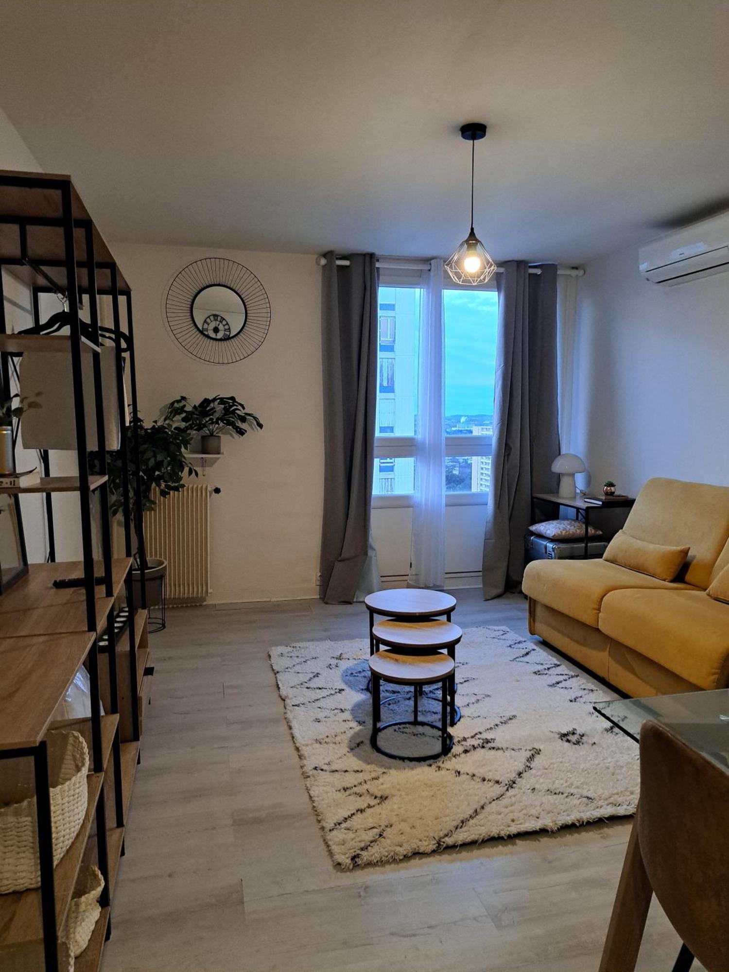 Tout Confort - Clim- Salle De Bain Commune Nîmes Eksteriør bilde